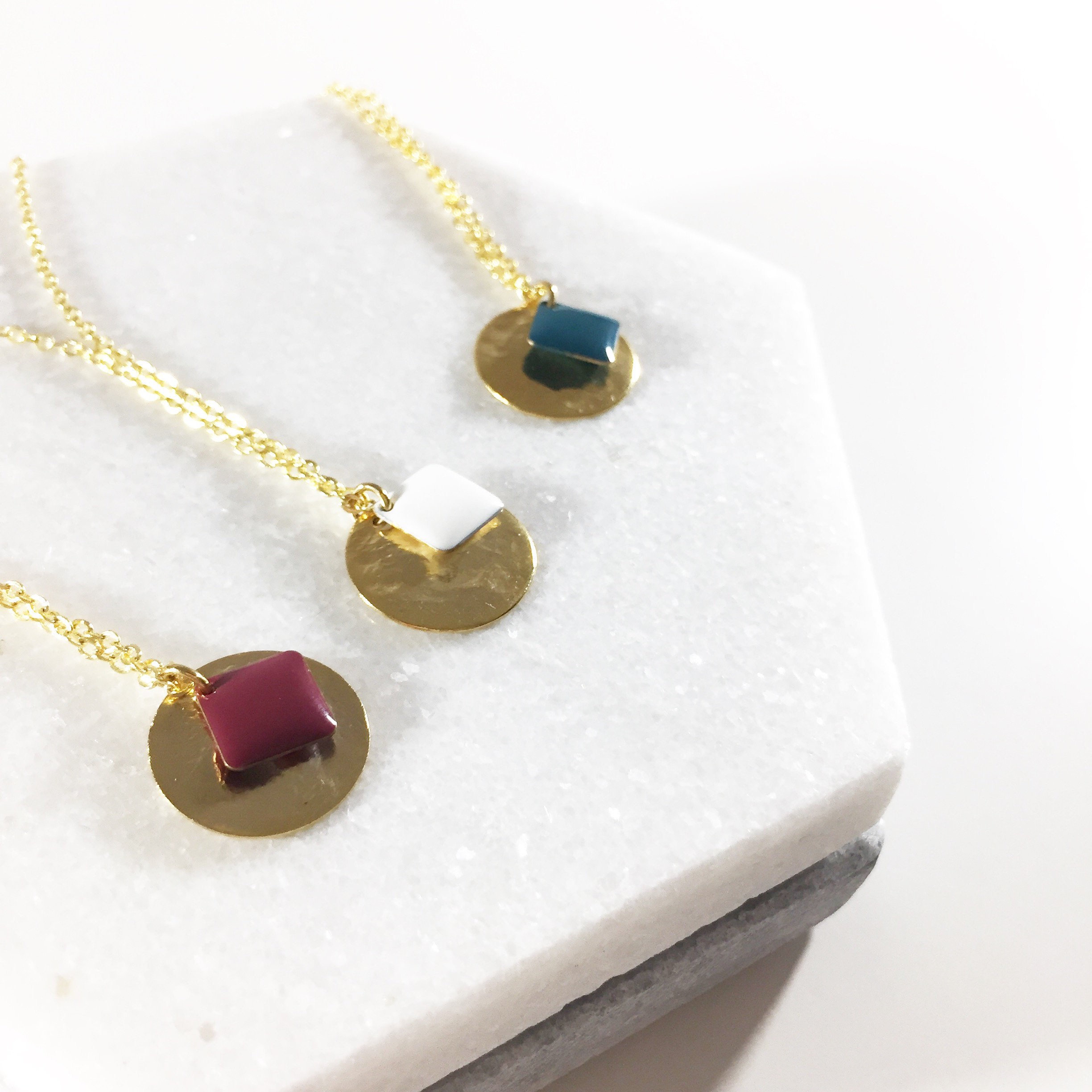 MARCEL necklace - chain and locket in golden brass and enamelled square - Marie de la Louise