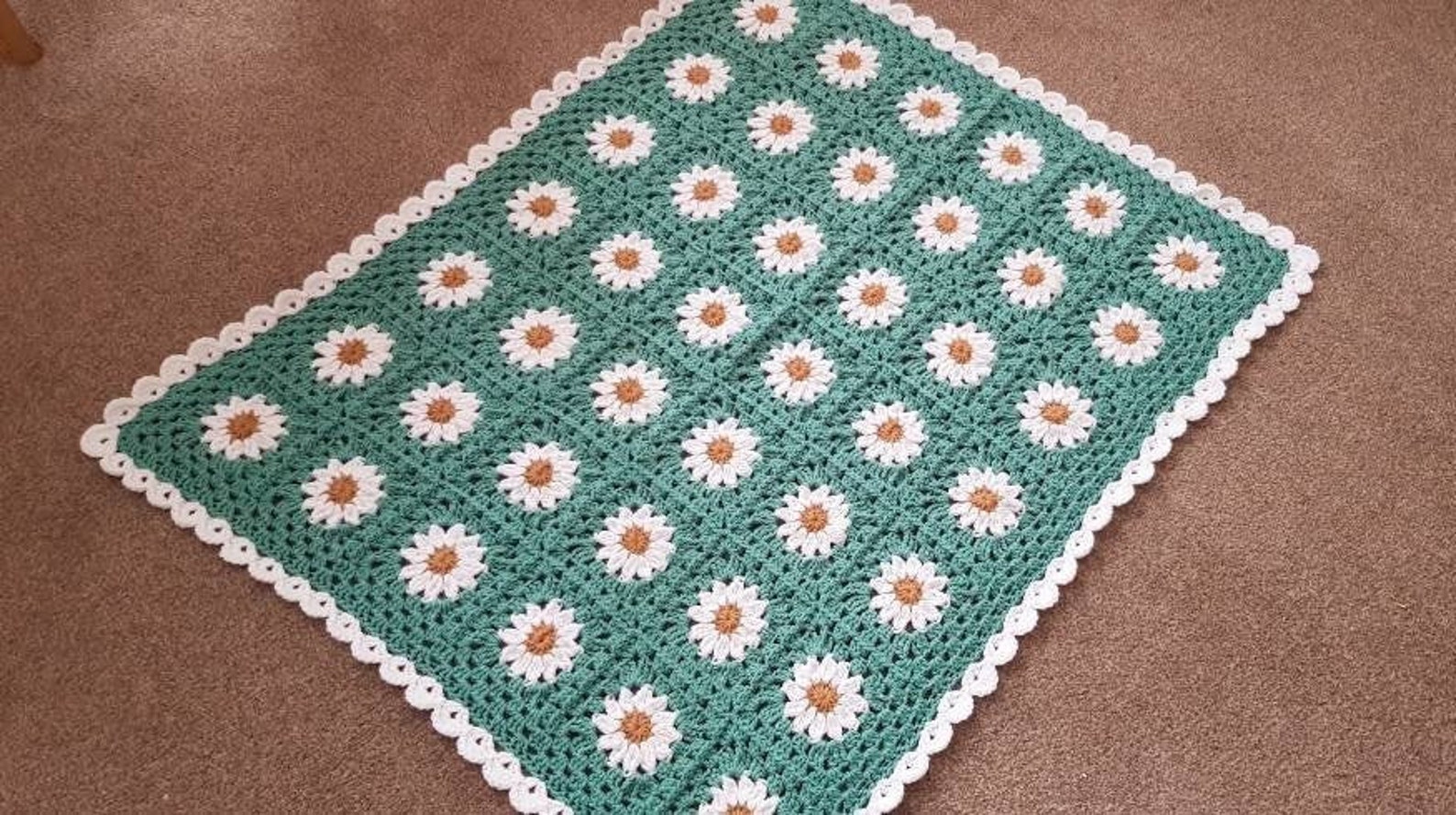 CUSTOM Crochet Baby Blanket // Daisy Flowers // Colours of Etsy UK