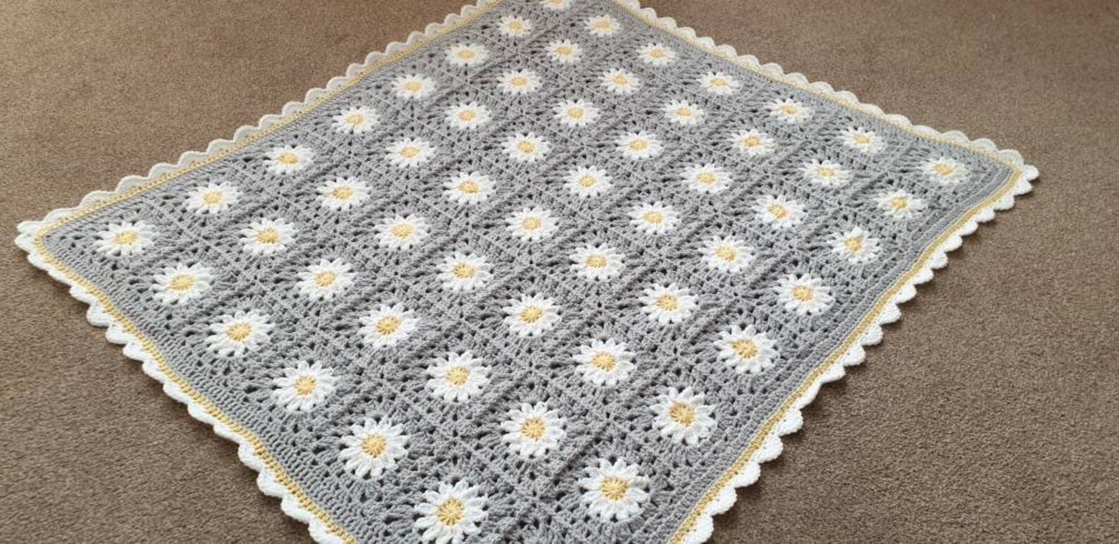 CUSTOM Crochet Baby Blanket // Daisy Flowers // Colours of Etsy UK