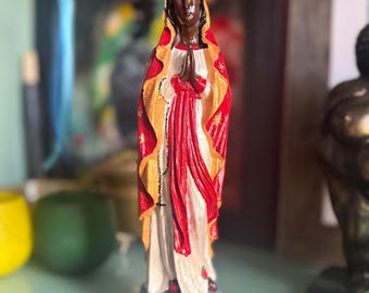 Estatua de la Virgen María de la Virgen Negra