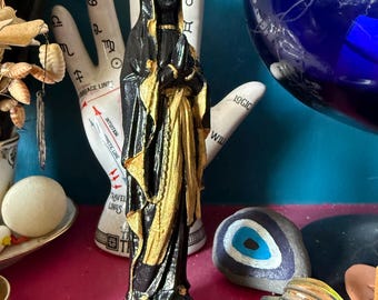 Statue de la Vierge Marie noire