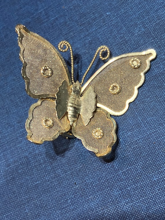 Gold tone, wire, mesh, butterfly pin