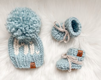 Baby Knit Hat and Bootie Gift Set, Newborn Baby Gift, Baby Shower Gift Idea, New Expecting Mom