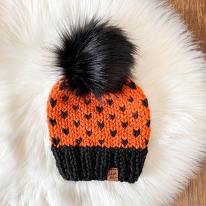 Halloween Knit Hats, Skull Knit Beanie, Fall Knit Beanie, Fall Toque, Adult Halloween Hat, Knit Hats for Kids, Knit Chunky Hat for Babies Tiny Hearts