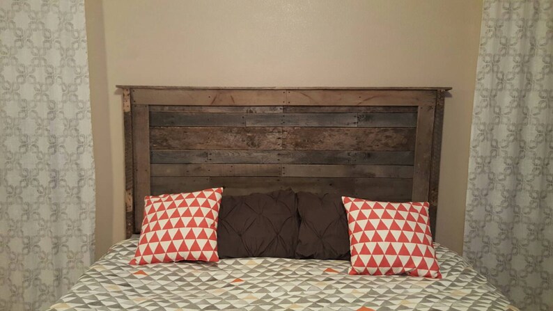 Reclaimed Pallet headboard image 4