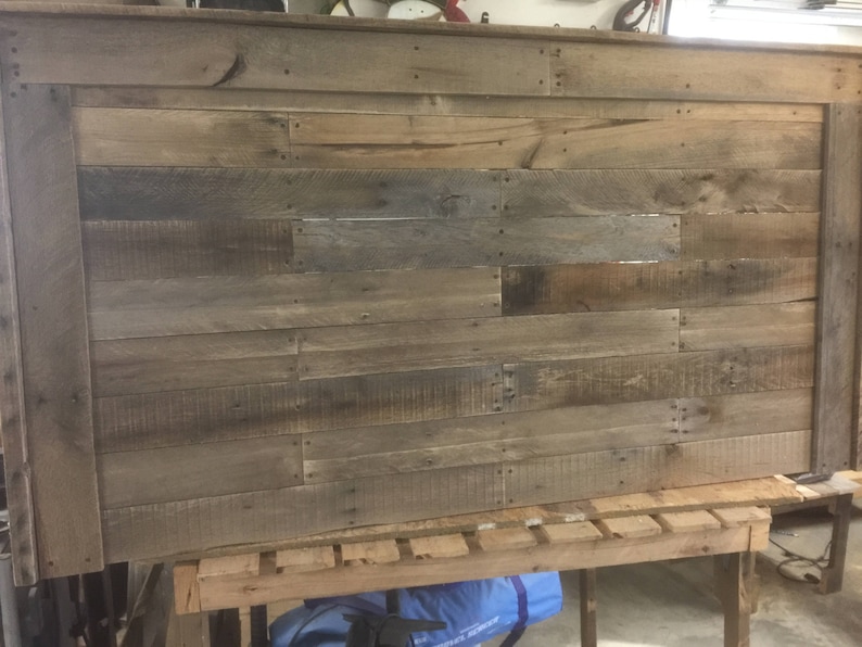 Reclaimed Pallet headboard image 6