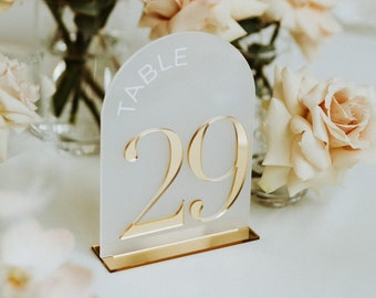 Numéros de table en forme arquée - Numéros de table de mariage en or avec supports - Numéros de table 3D - Décor de réception de mariage