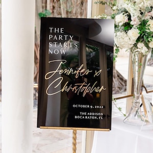 Black Acrylic Wedding Welcome Sign with 3D Gold Mirror Names – Custom Wedding Sign – Reception Signage – Personalized Wedding Decor