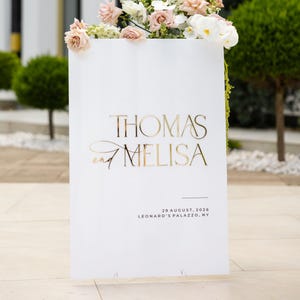 Placa de boas-vindas para casamento branca - Placa de acrílico para casamento com nomes em espelho dourado - Placa de casamento personalizada - Decoração para recepção - Placa de entrada para casamento