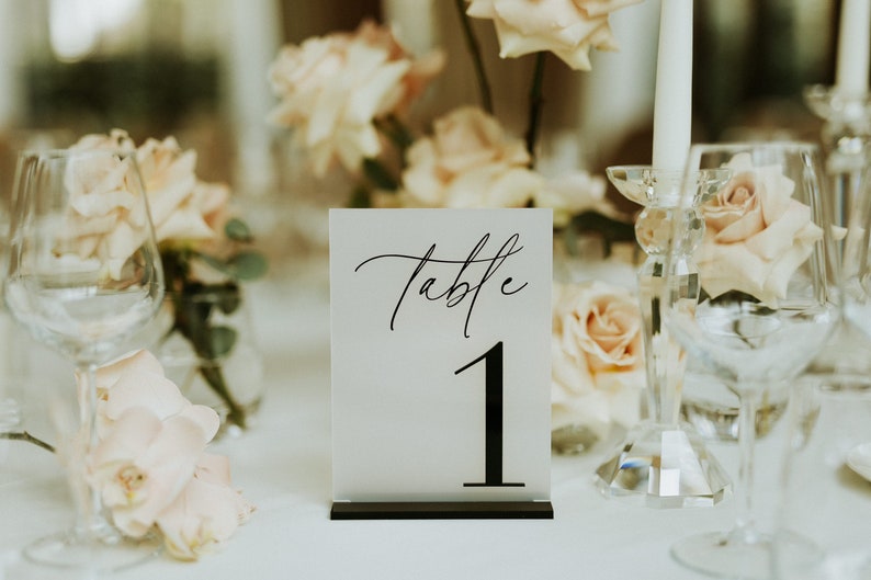 Numéros de table de mariage Panneaux de table de mariage en acrylique dépoli Déco de réception de mariage noir Numéros de table en acrylique noir image 3
