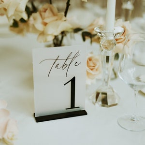 Numéros de table de mariage Panneaux de table de mariage en acrylique dépoli Déco de réception de mariage noir Numéros de table en acrylique noir image 2