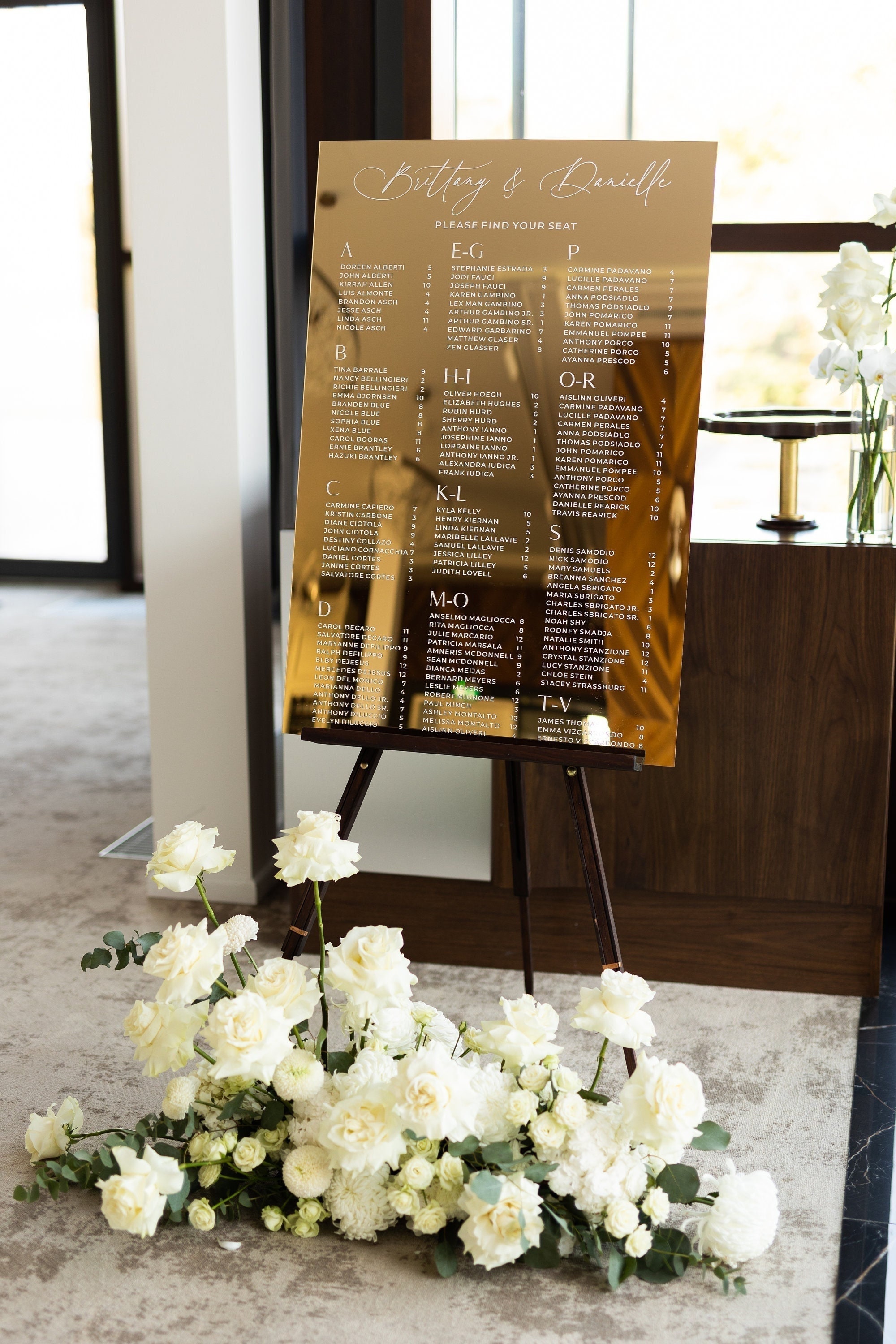 Gold Mirror Seating Chart - Acrylic Seating Plan - Wedding Seating Chart Sign - Find Your Seat - Table Assignment - Wedding Reception Decor
