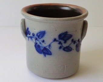 Vintage Salmon Falls Stoneware Salt Glaze Small Crock Gray with Blueberry Vine Pattern 1996