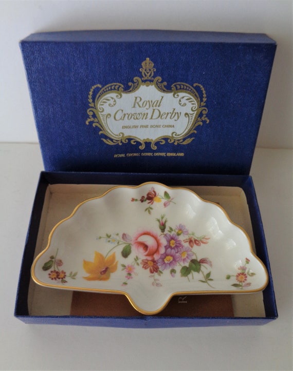 Vintage Royal Crown Derby Ring Trinket Dish Fan S… - image 1