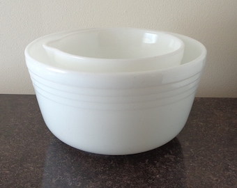 Vintage Set of 2 Pyrex Hamilton Beach White Glass Ribbed Mixing Bowls