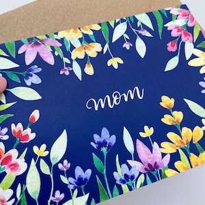 Cartão de dia das mães, mãe, mamãe, cartão de jardim, cartão de felicitações, cartão de flor azul, flores silvestres, cartão botânico, a melhor mãe