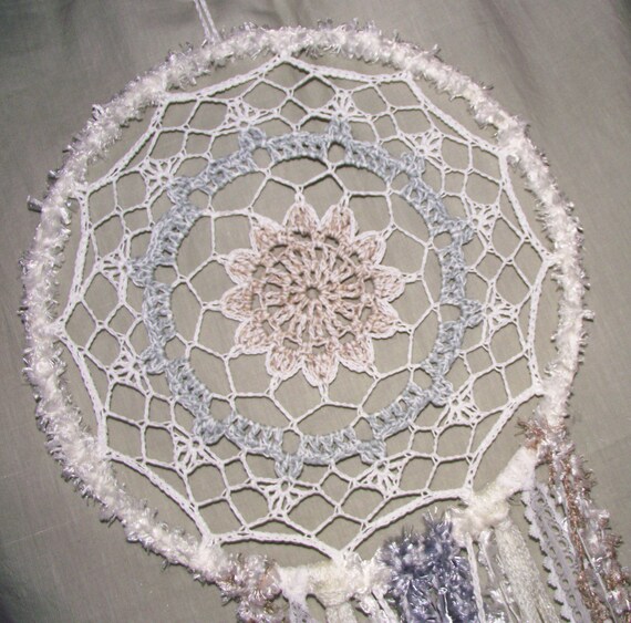 Large Dreamcatcher Wall Hanging White Gold Silver Dream Catcher Hippy Bedroom Decor Baby Nursery Boho Wedding Decoration Shabby Chic Rainbow