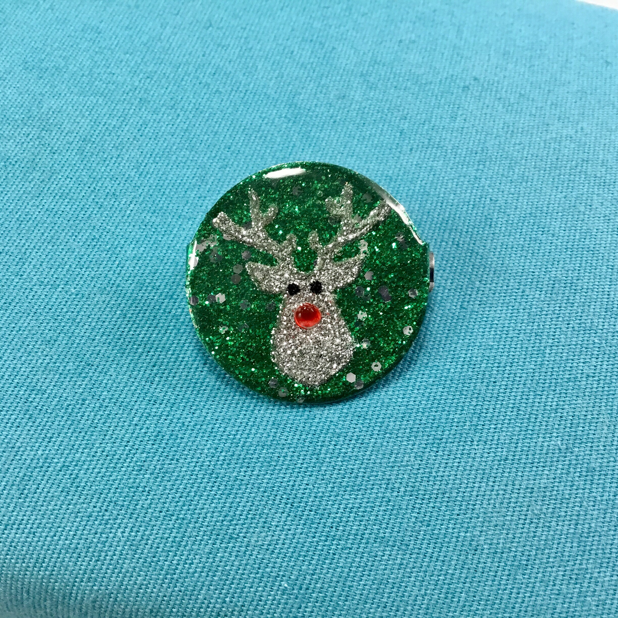 BSLVWG Weihnachts LED Brosche - Blinkende Weihnachtsmotive Für Kinder