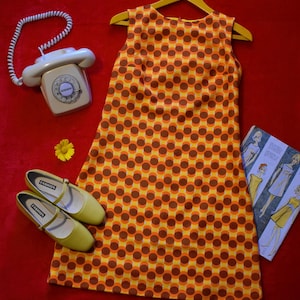 Vestido OpArt marrón  mod 60s style varias tallas por encargo