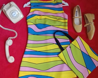 Sukienka retro z lat 60. – modny wzór fal – ręcznie robiona – edycja limitowana – nie jest vintage – różne rozmiary