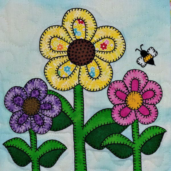 Flower and bee PDF applique quilt block pattern
