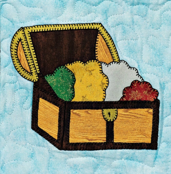 Items similar to Pirate treasure chest PDF applique quilt block pattern