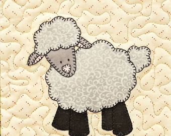 Lamb or sheep PDF applique quilt block pattern