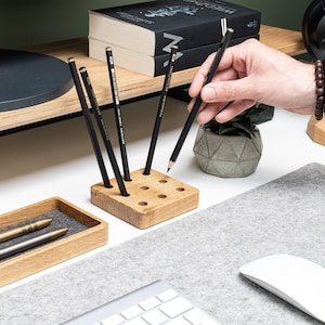 Wooden Pen Stand, Minimalist Handmade Pencil Holder Desk, Oak Desk Accessories, Desk Pen Holder for Desk, Pen Stand, Wood Office Organizer