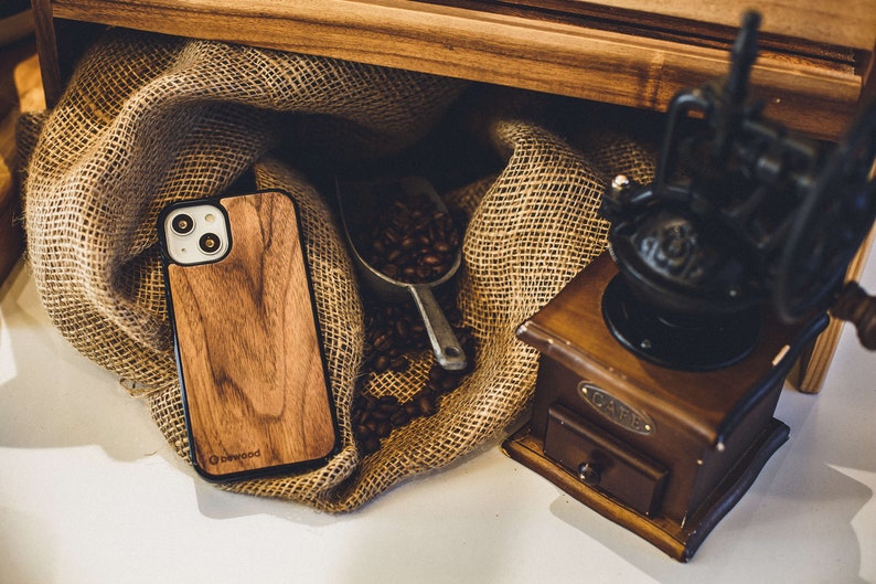 American Walnut Real Wood MAGSAFE Case for for Samsung Galaxy S24 S23 Ultra S23 FE S21 FE iPhone 15 14 13 Pro 12 Pro Max Xiaomi 14 13T Redmi image 4