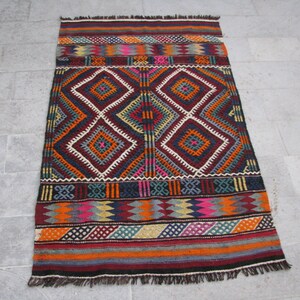 COLORFUL RUG-BOHEMIAN Rug-Hand Embroidered Rug-Vintage Turkish Rug-Vintage Turkish Kelim-Boho Rug-Boho Chic Kilim-Boho Chic Rug-Boho Style