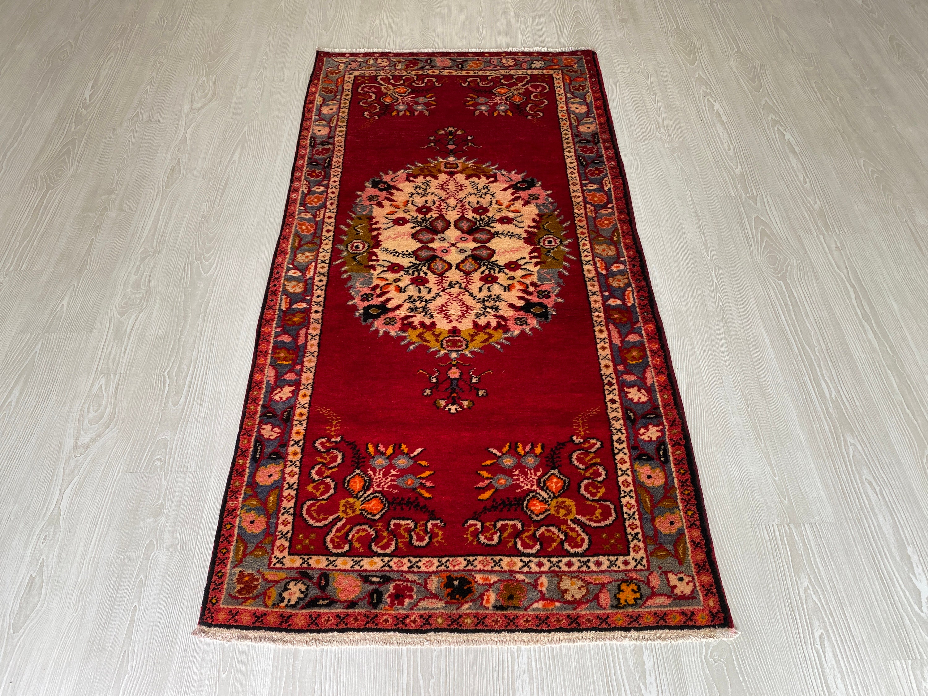 ヴィンテージ Guneyラグ Guney rug - Etsy 日本