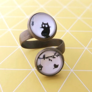 bague vintage le chat poisson oiseau jardin rigolo noir et blanc alice garfield laiton double rond cabochon 12mm image 1