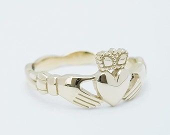 9k gold claddagh ring with twisted band, Irish claddagh ring, delicate claddagh ring