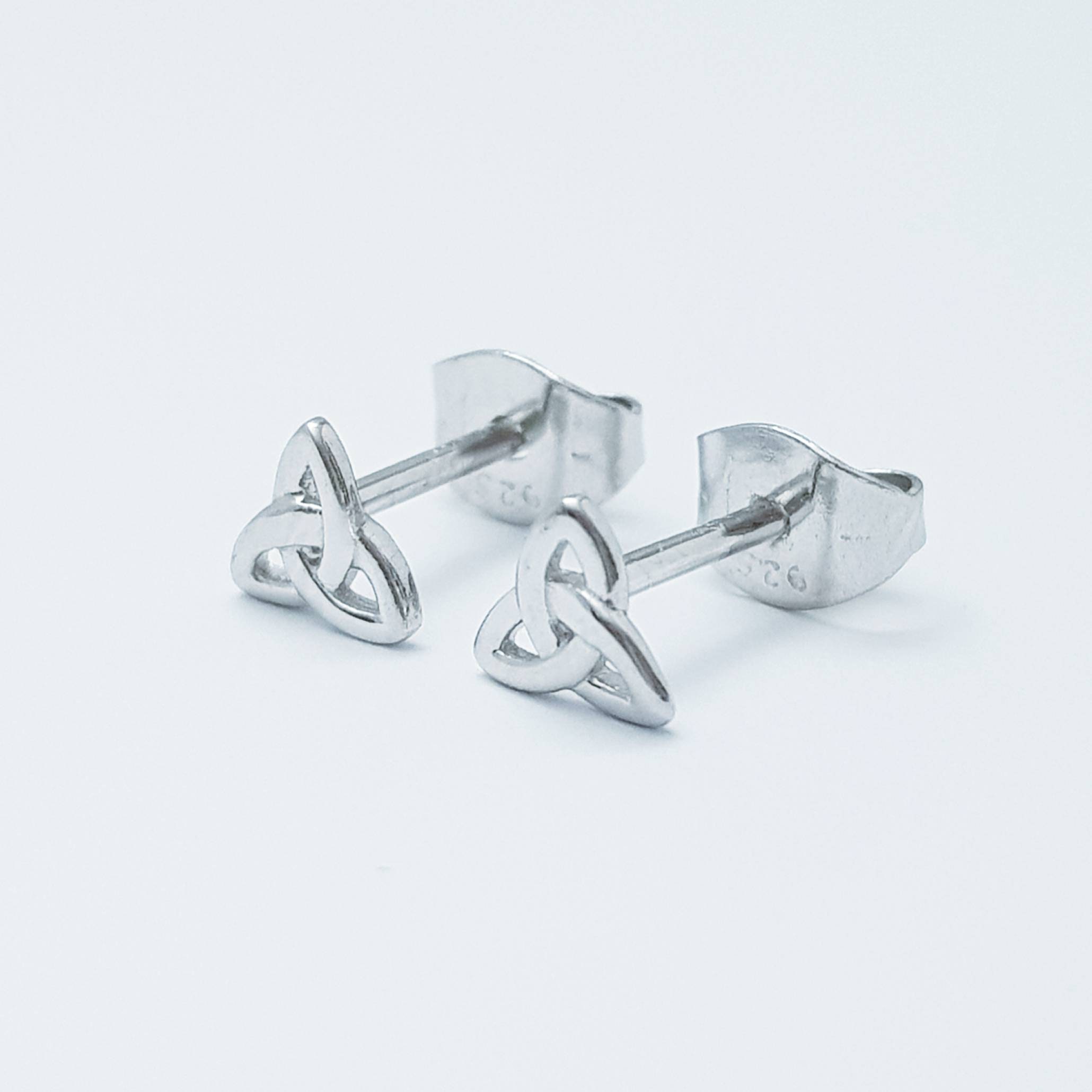 Orecchini Donna In Argento 925 Con Nodo Celtico – 17x12 Mm, Chiusura A Perno, Confezione Regalo Ecologica