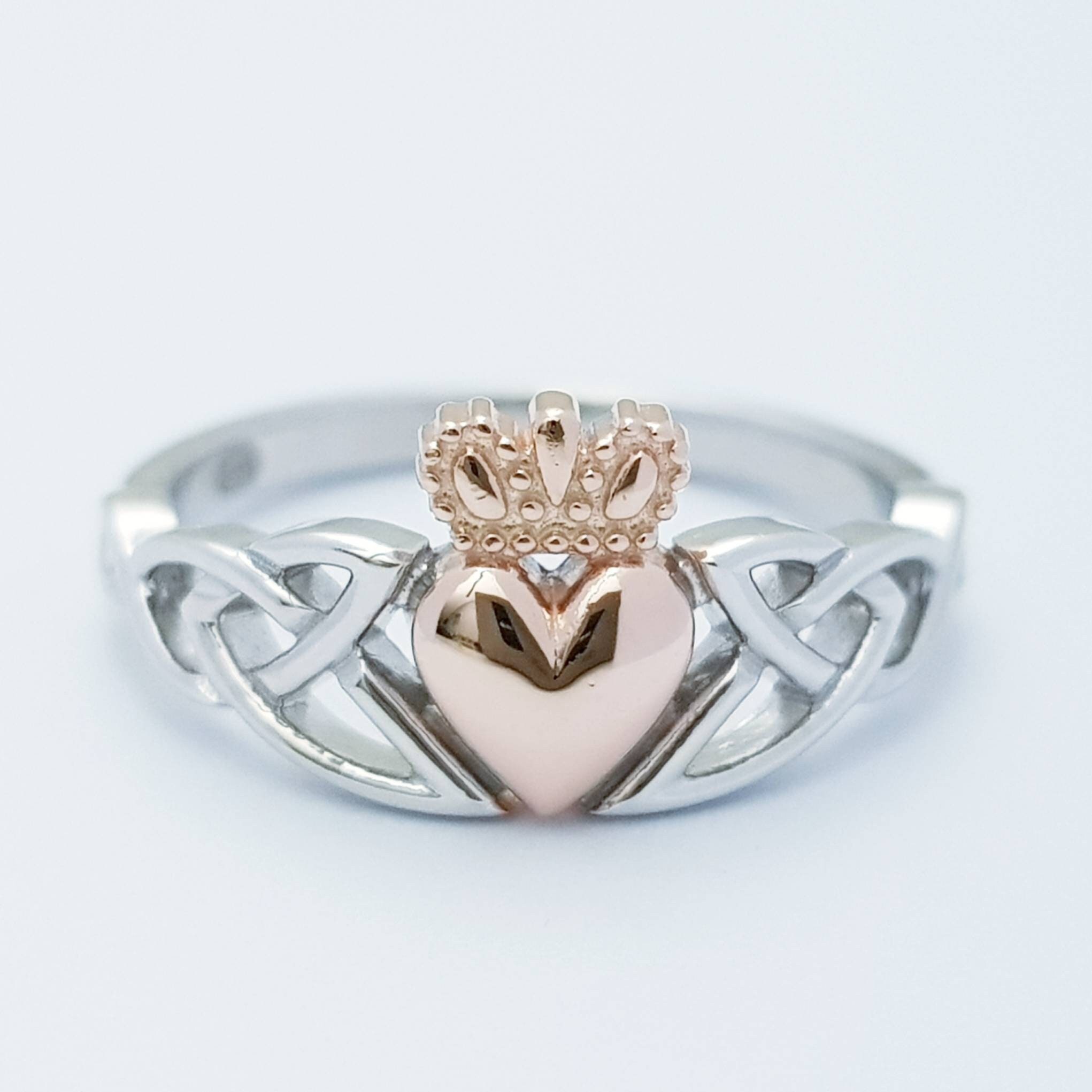 Get the Perfect Claddagh Rings | GLAMIRA.in