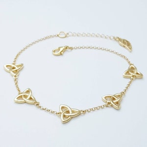 Celtic knot bracelet, small trinity knot bracelet, gold celtic bracelet