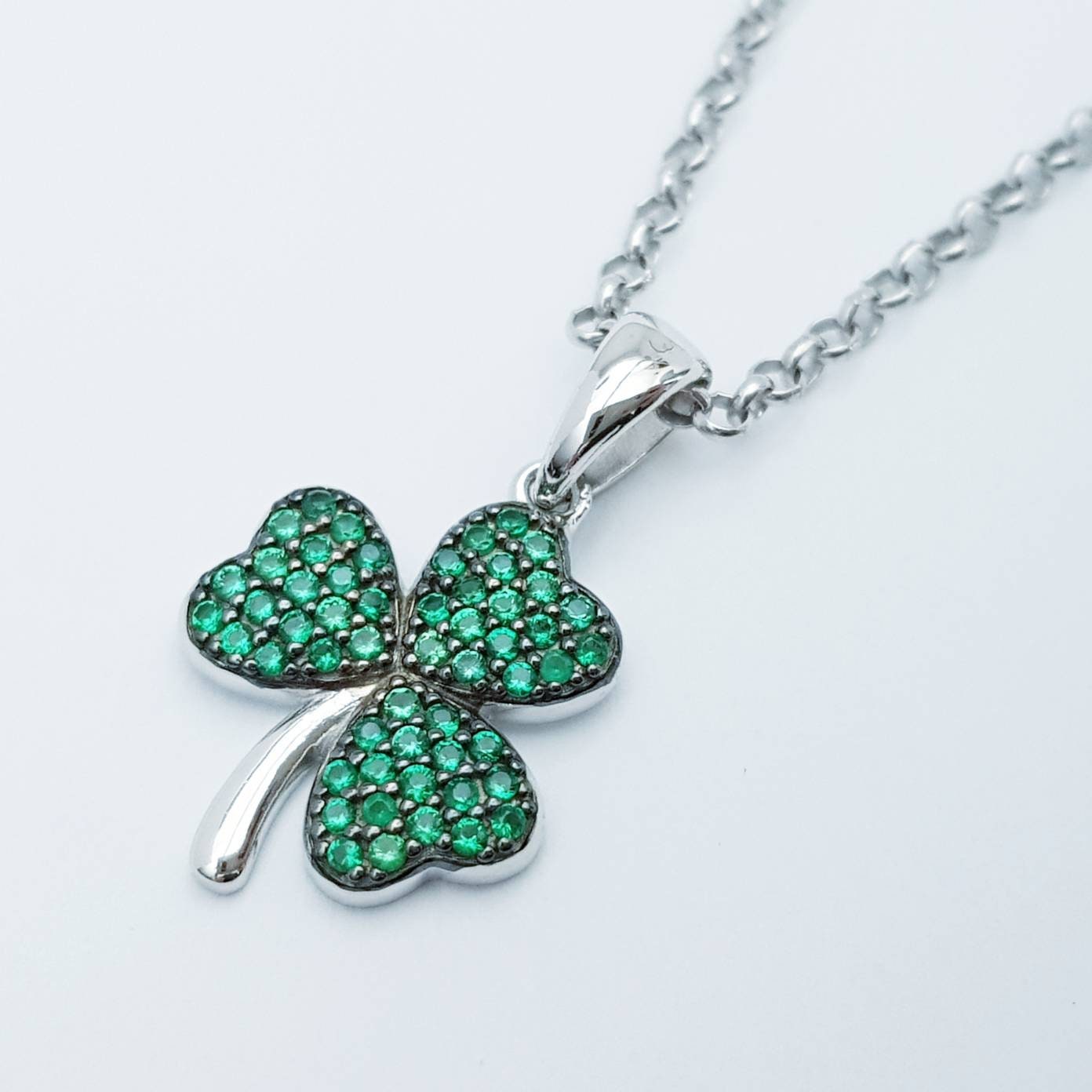 9ct Gold, Green Crystal 4 Leaf Clover Pendant in Green