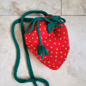 Strawb Satchel Digital Knitting Pattern Strawberry