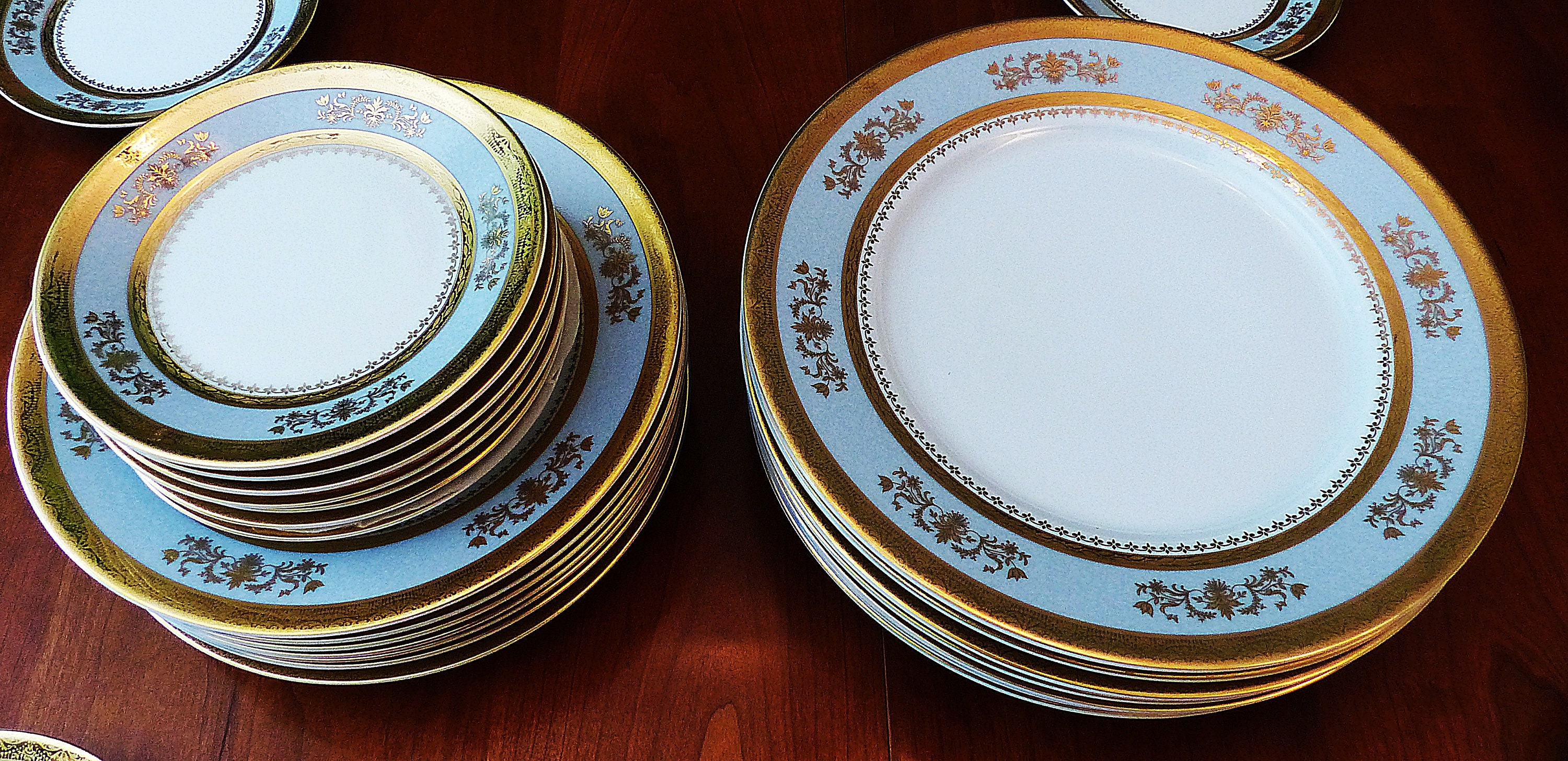 12 assiettes à dessert, Philippe Deshoulieres, édition Lourioux, motif