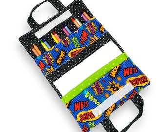Comic Crayon Carrier: Reiseveranstalter für Kinder mit Buntstiften & Notizblock