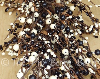 Black & Cream Mixed Berry Garland, Primitive Decor, Wreath Making Supplies, Rustic Garland