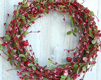 Sweetheart Berry Wreath: Valentines Day, Hearts & Berries