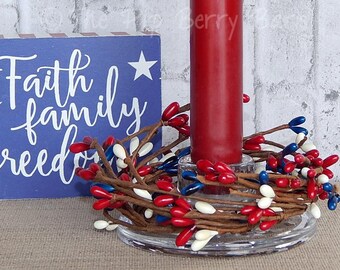 Americana Pip Berry Candle Ring: Patriotic Floral Craft (2.5")