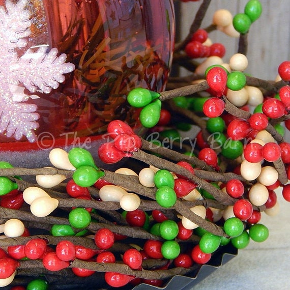Pip Berry Ring With Stars Red Green  4" Candle Decor Ring 