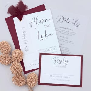 Weinrote Hochzeitseinladungen, Wintereinladung, Band-Hochzeits-Einladungs-Bündel, Hochzeitseinladung mit Umschlag, einfache Einladungen, QR-Code
