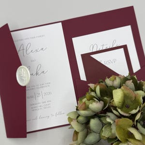 Suite de faire-part de mariage bordeaux | Faire-part Pocket Fold avec RSVP et carte d'informations | écriture élégante | Cire d'étanchéité | Faire-part 2026 personnalisés