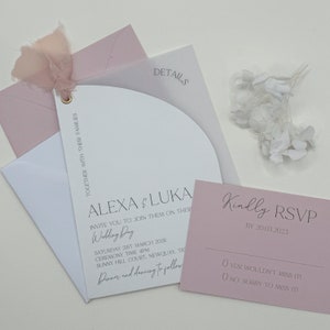 Rosa Hochzeitseinladung, Pergament-Einladungs-Set, Band-Hochzeitseinladungs-Set, Hochzeitseinladung und Umschlag, QR-Code