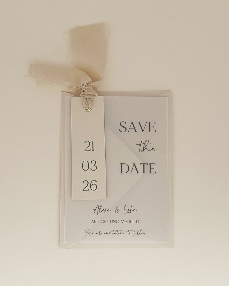 Band Save the Date, Pergament-Save-the-Date-Karten, rustikale Save-the-Date, einzigartige Save-the-Dates, minimalistische Hochzeitseinladung, schlicht Bild 2