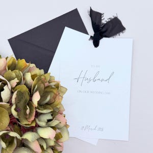 Tarjeta para mi esposo en el día de nuestra boda: un elegante recuerdo para la mañana de la boda, un regalo personalizado de novia a novio y una nota de amor minimalista.