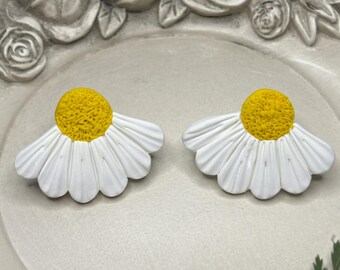 White Daisy Stud Earrings - Handmade Polymer Clay Flower Jewelry - Floral Spring Accessory